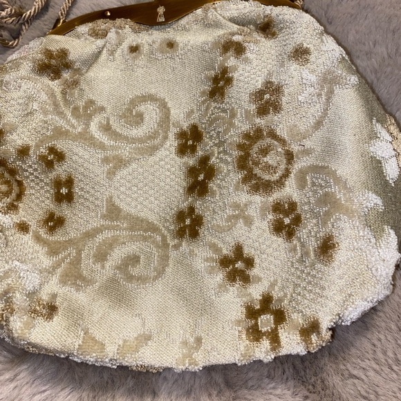 Vintage richmark USA keyhole baroque flower tapestry snap clip crossbody purse - Picture 3 of 7